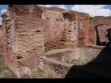 01551 ostia - regio ii - insula vi - caseggiato delle fornaci (ii,vi,7) - raum 5 - 09-2022.jpg